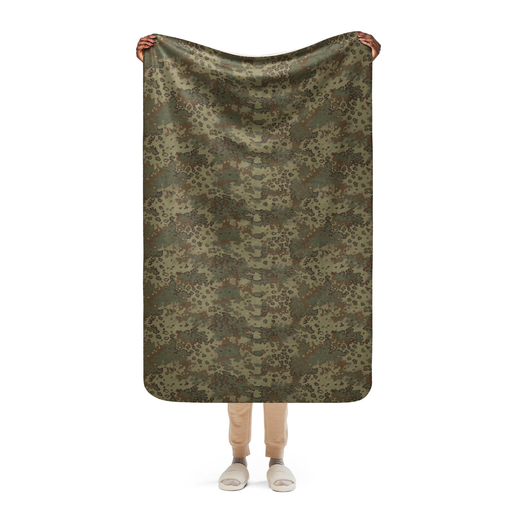 German Oak Leaf Multi-terrain CAMO Sherpa Blanket - 37″×57″