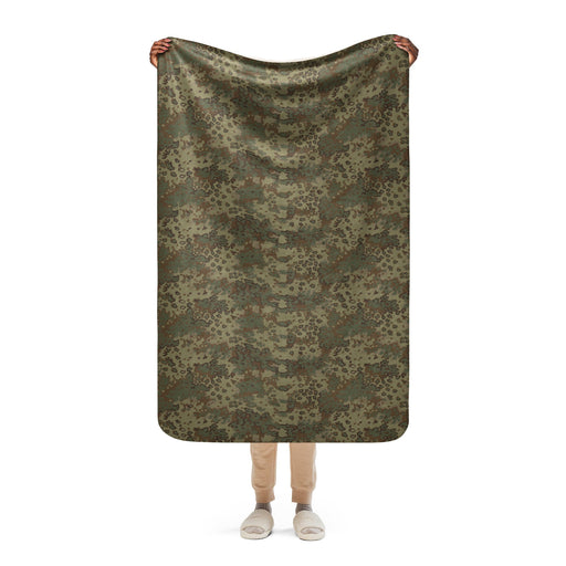 Oak Leaf Multi-Terrain CAMO Sherpa Blanket - 37″×57″