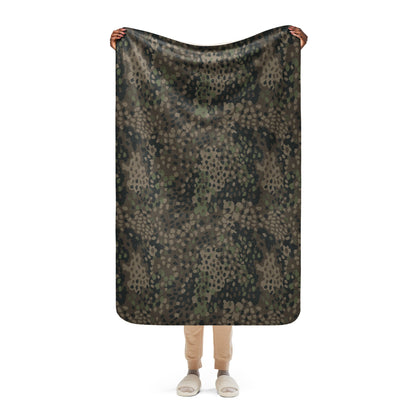 German Pea Dot Erbsenmuster Pattern 44 CAMO Sherpa blanket - 37″×57″ - Blanket