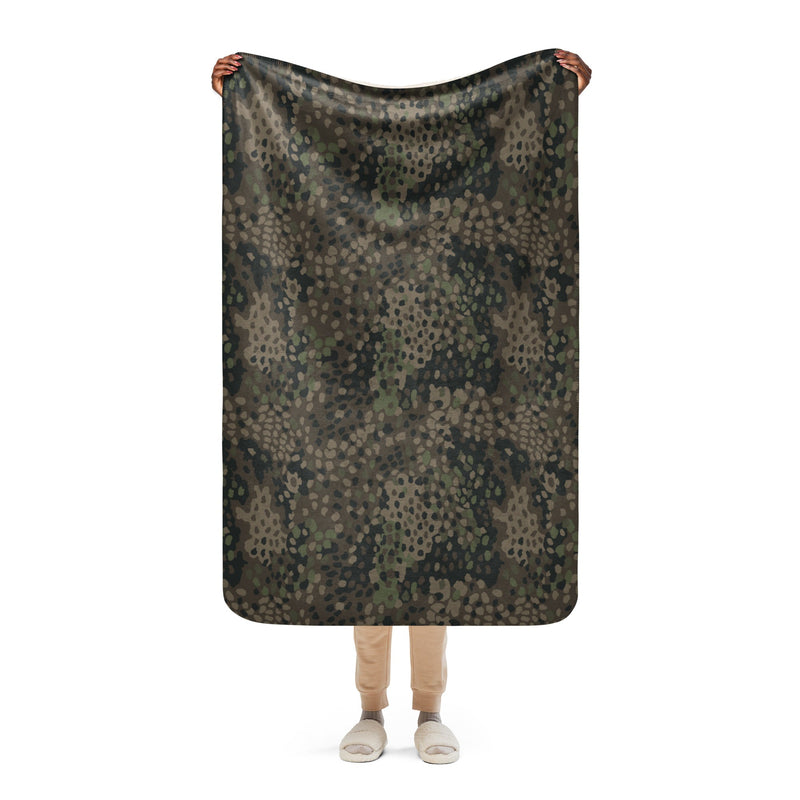 Pea Dot Erbsenmuster Pattern 44 CAMO Sherpa Blanket - 37″×57″