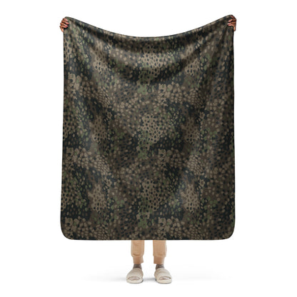 German Pea Dot Erbsenmuster Pattern 44 CAMO Sherpa blanket - 50″×60″ - Blanket