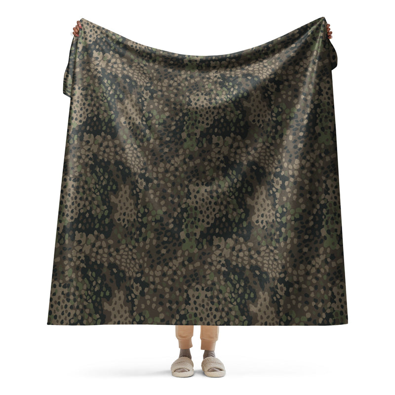 Pea Dot Erbsenmuster Pattern 44 CAMO Sherpa Blanket - 60″×80″