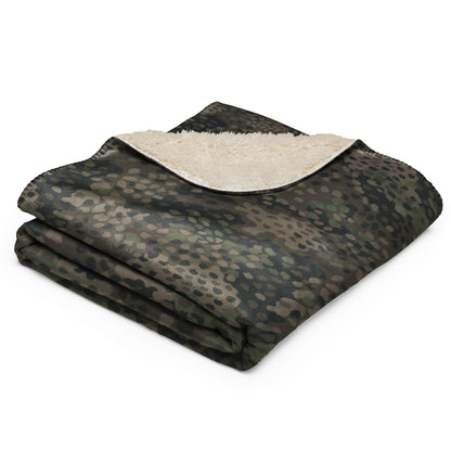 German Pea Dot Erbsenmuster Pattern 44 CAMO Sherpa blanket - Blanket