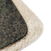 Pea Dot Erbsenmuster Pattern 44 CAMO Sherpa Blanket