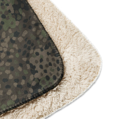 German Pea Dot Erbsenmuster Pattern 44 CAMO Sherpa blanket - Blanket