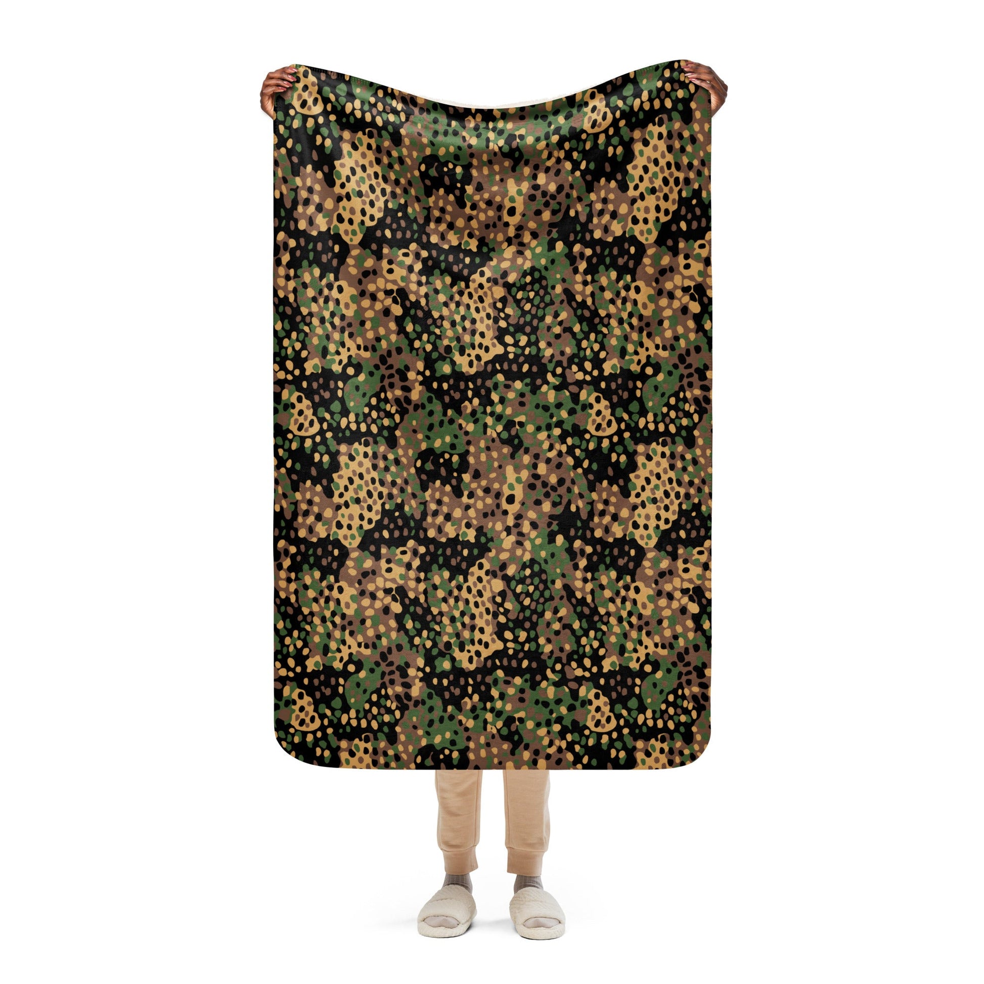 German Pea Dot Erbsenmuster CAMO Sherpa Blanket - 37″×57″