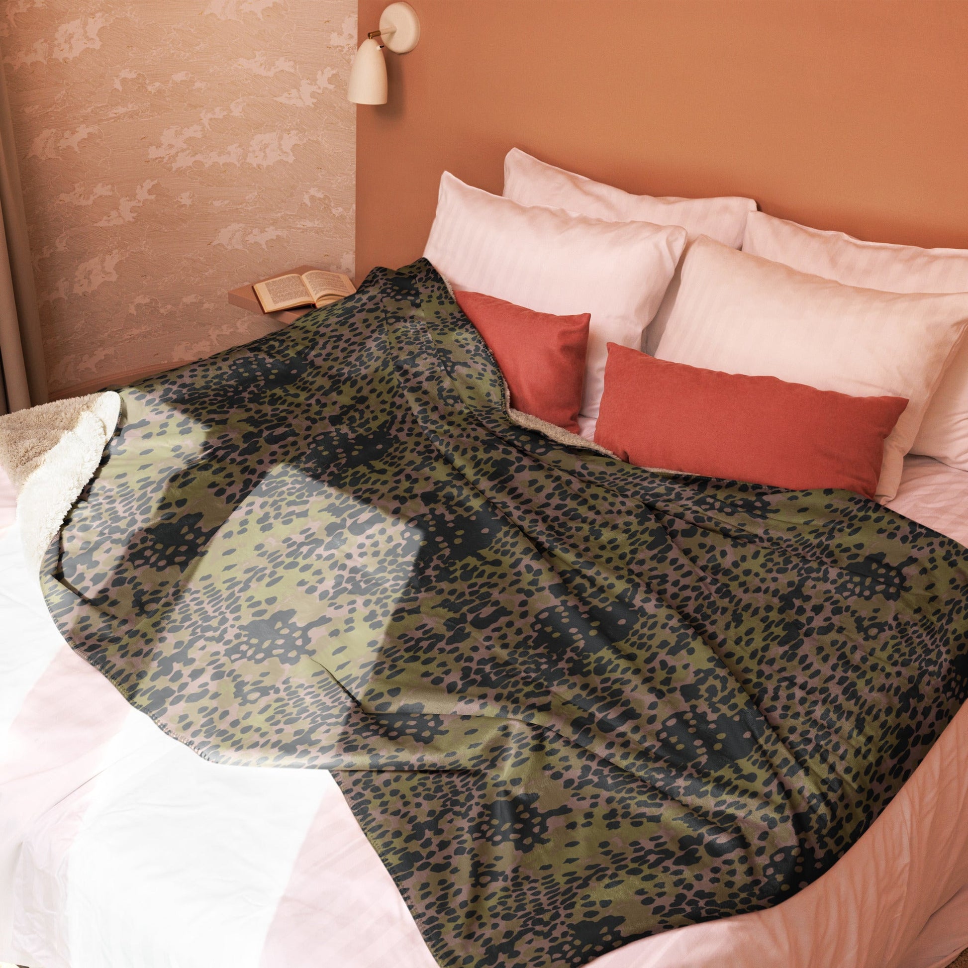 German Plane Tree Platanenmuster Summer CAMO Sherpa Blanket