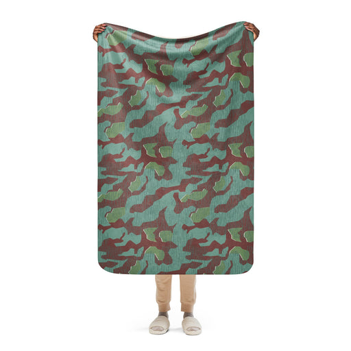 Splittermuster Mountain Troops CAMO Sherpa Blanket - 37″×57″