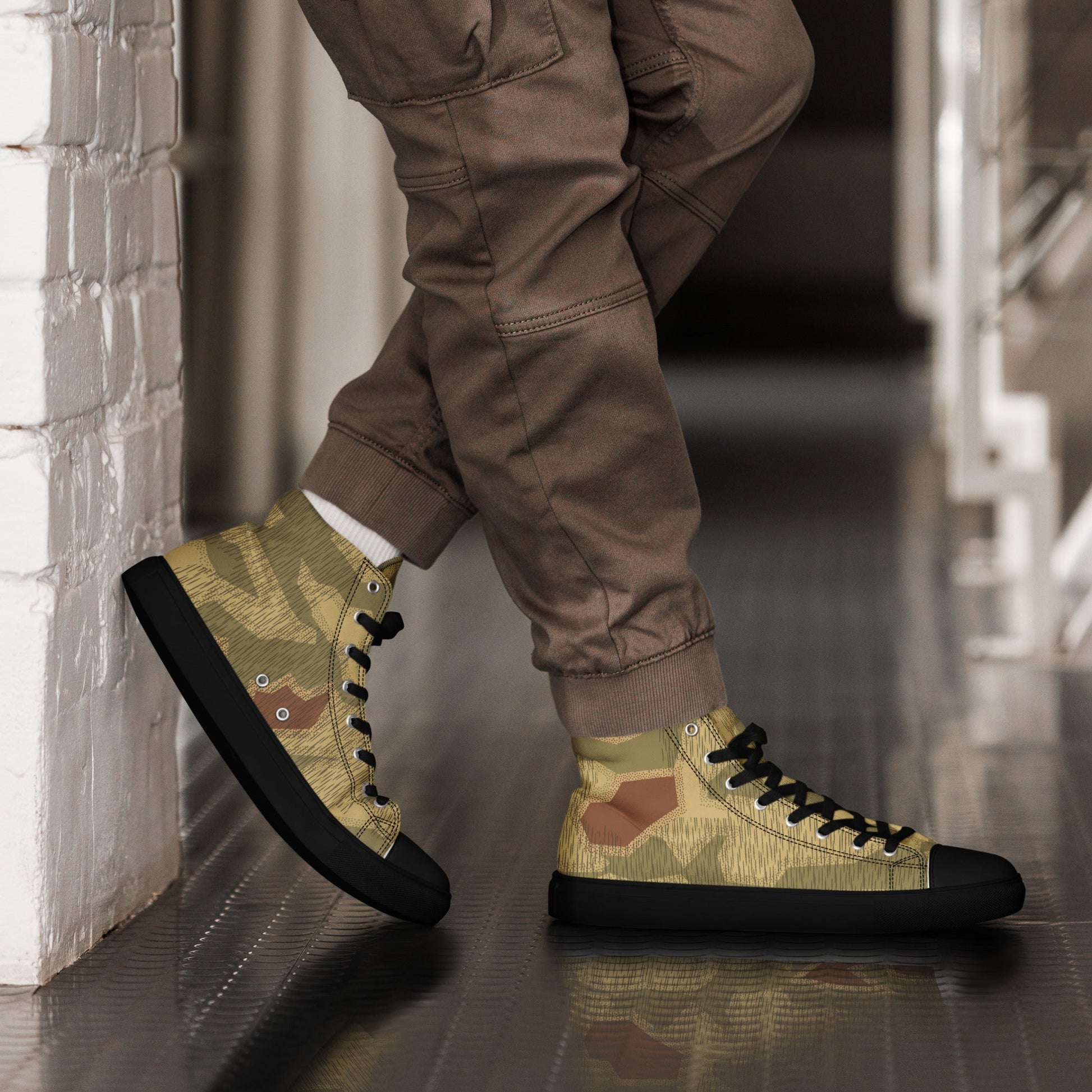 German Sumpfmuster 44 CAMO Mens High-Top Canvas Shoes - Black / 5