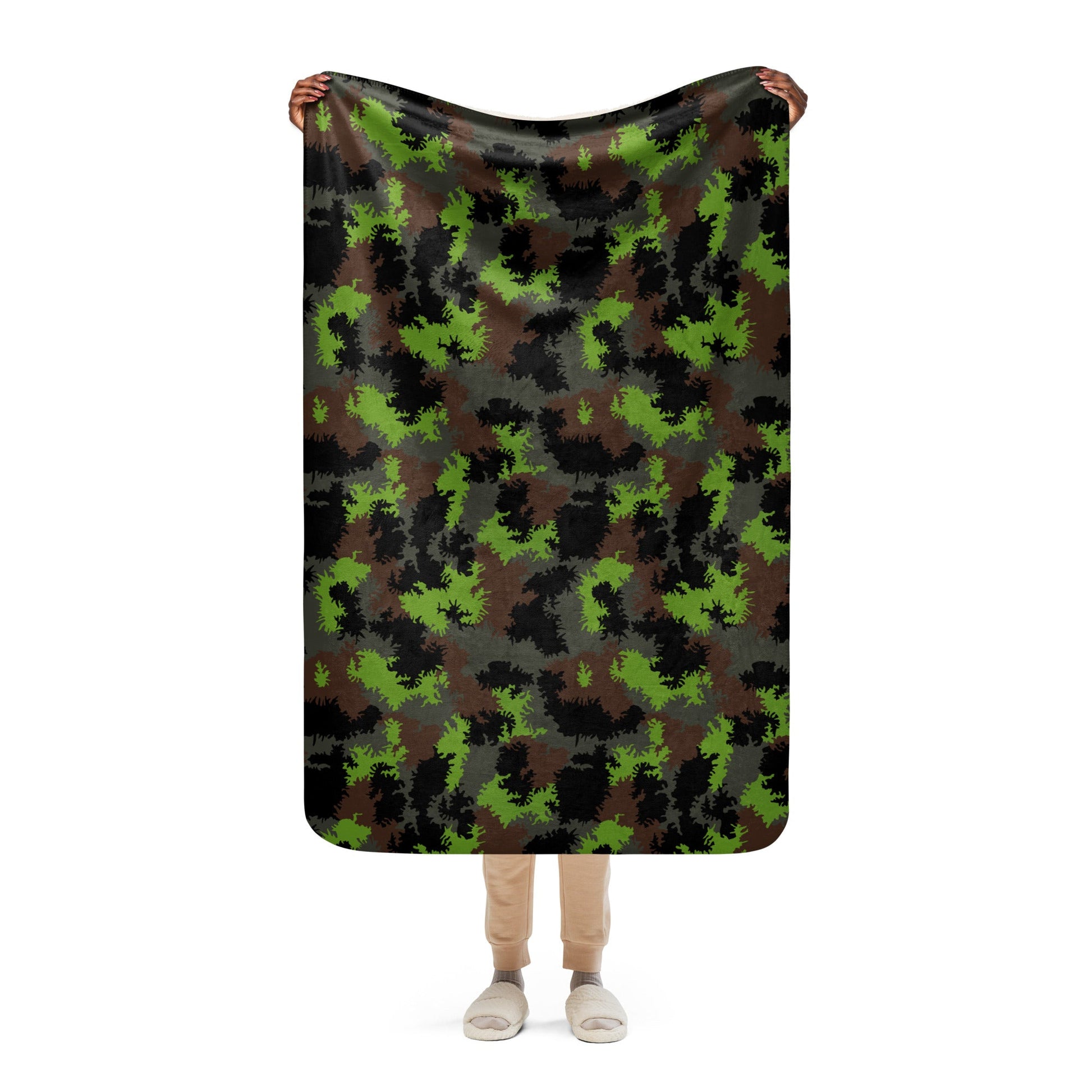 German Truppenversuch Sagezahnmuster CAMO Sherpa blanket - 37″×57″ - Blankets