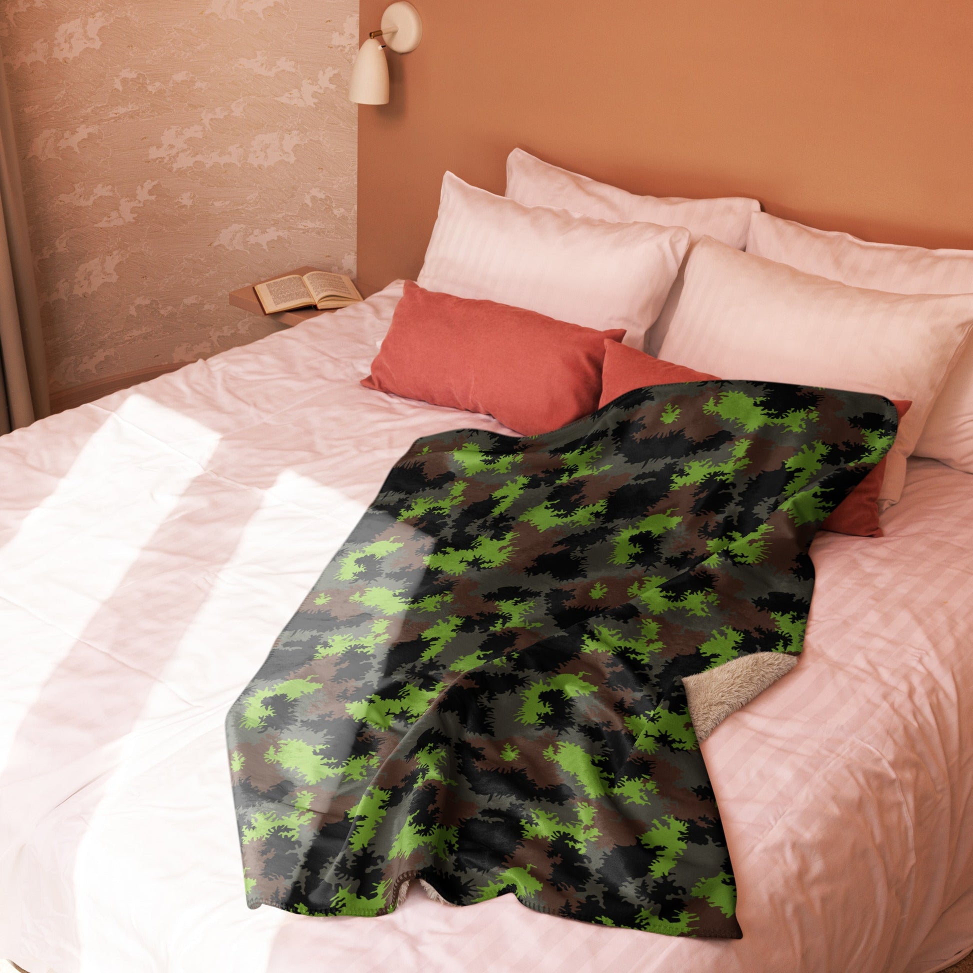German Truppenversuch Sagezahnmuster CAMO Sherpa blanket - Blankets