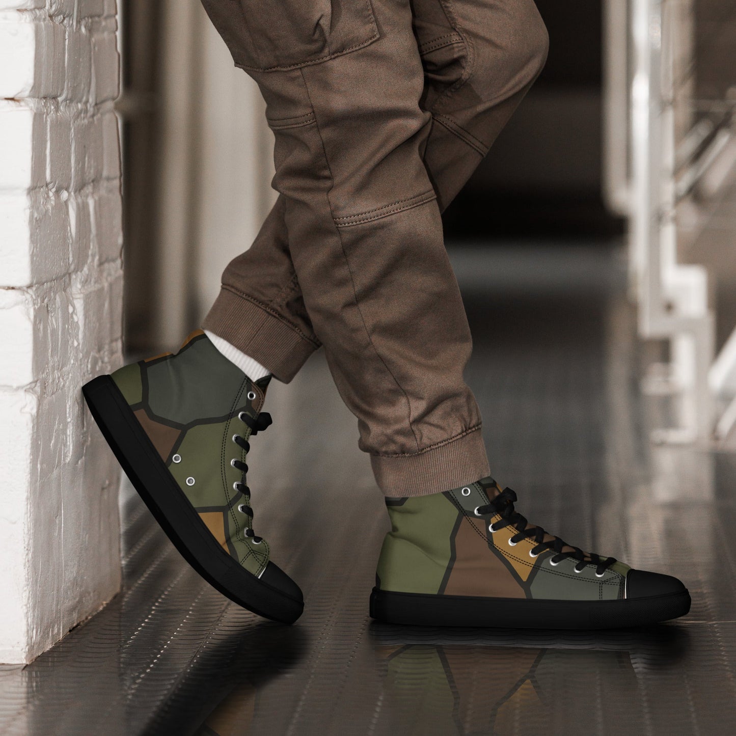 German World War I Turtle Shell Stahlhelm Helmet CAMO Mens High-Top Canvas Shoes - 5