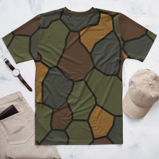 German WWI Turtle Shell Stahlhelm CAMO Mens T-Shirt