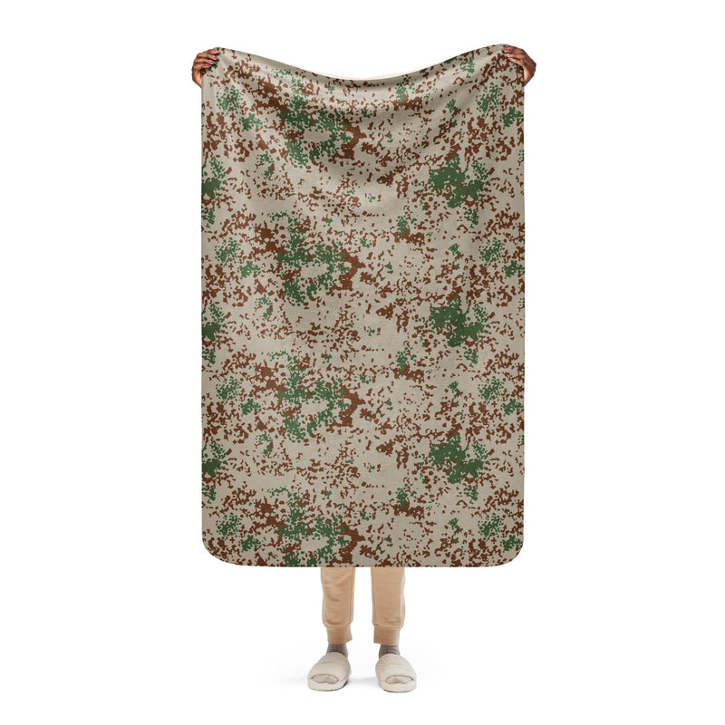 Flecktarn Wüstentarn Desert CAMO Sherpa Blanket - 37″×57″