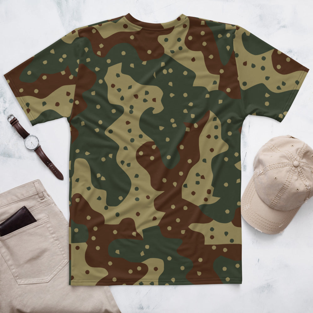 German WW2 Ambush Daimler-Benz Tank CAMO Men’s t-shirt - Mens T-Shirt