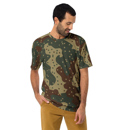 German WW2 Ambush Daimler-Benz Tank CAMO Men’s t-shirt - Mens T-Shirt