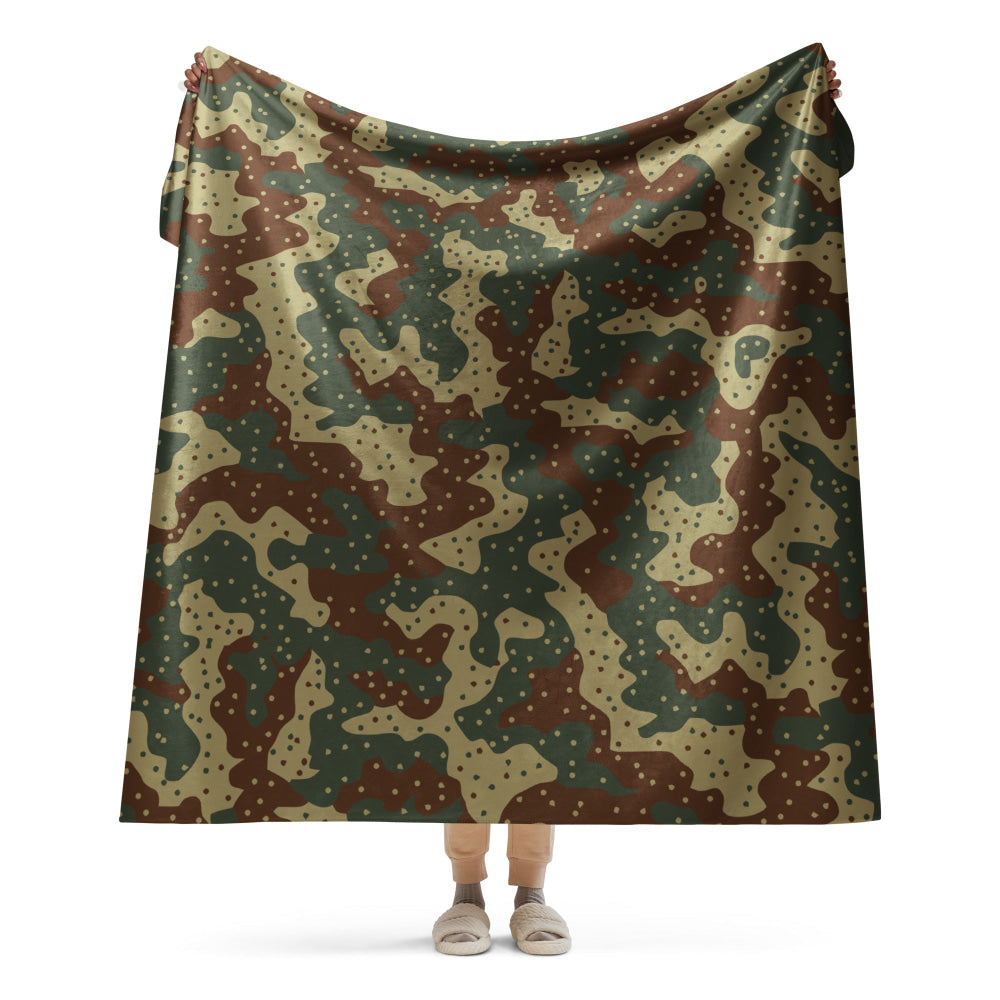 German WW2 Ambush Daimler-Benz Tank CAMO Sherpa blanket - 60″×80″ - Blanket