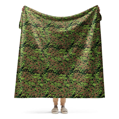 German Oak Leaf Eichenlaubmuster Spring CAMO Sherpa blanket - 60″×80″ - Blankets