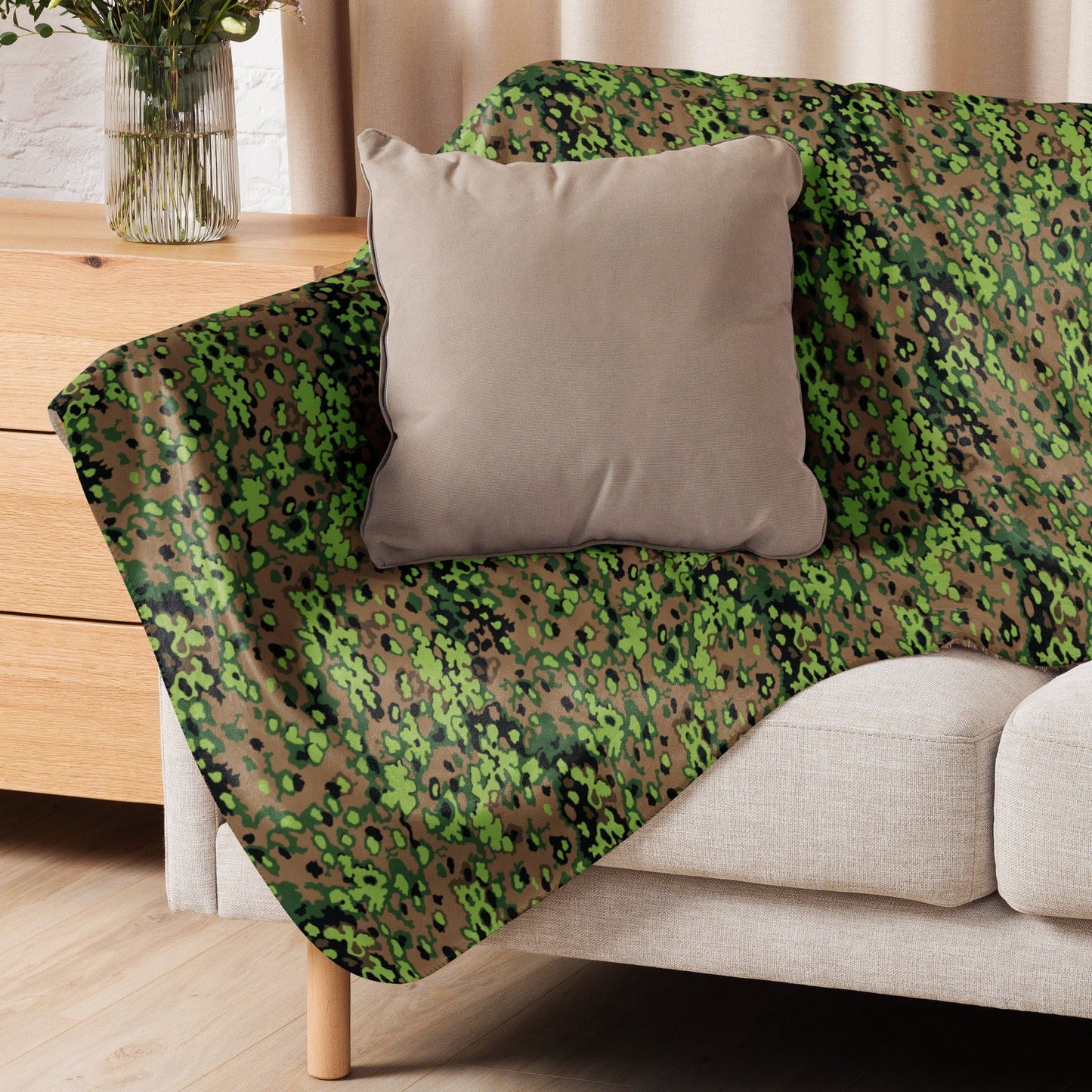 German Oak Leaf Eichenlaubmuster Spring CAMO Sherpa blanket - Blankets