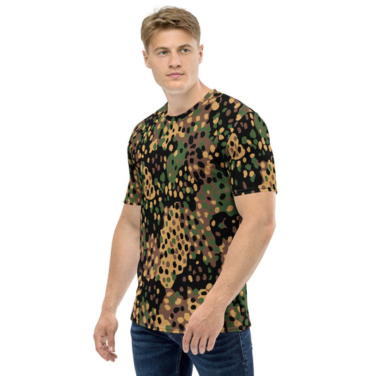 German WW2 Erbsenmuster Pea Dot CAMO Men’s T-shirt - Mens T-Shirt