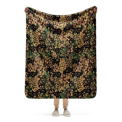 German WW2 Erbsenmuster Pea Dot CAMO Sherpa blanket - 50″×60″