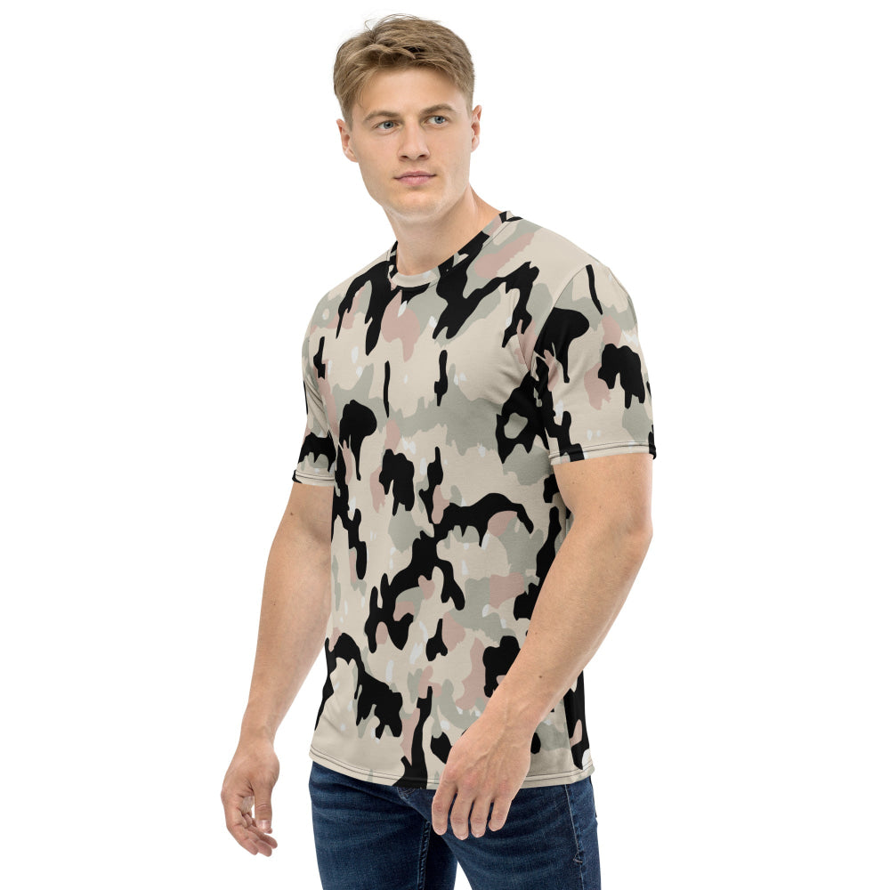 German WW2 Leibermuster Faded CAMO Men’s T-shirt - Mens T-Shirt