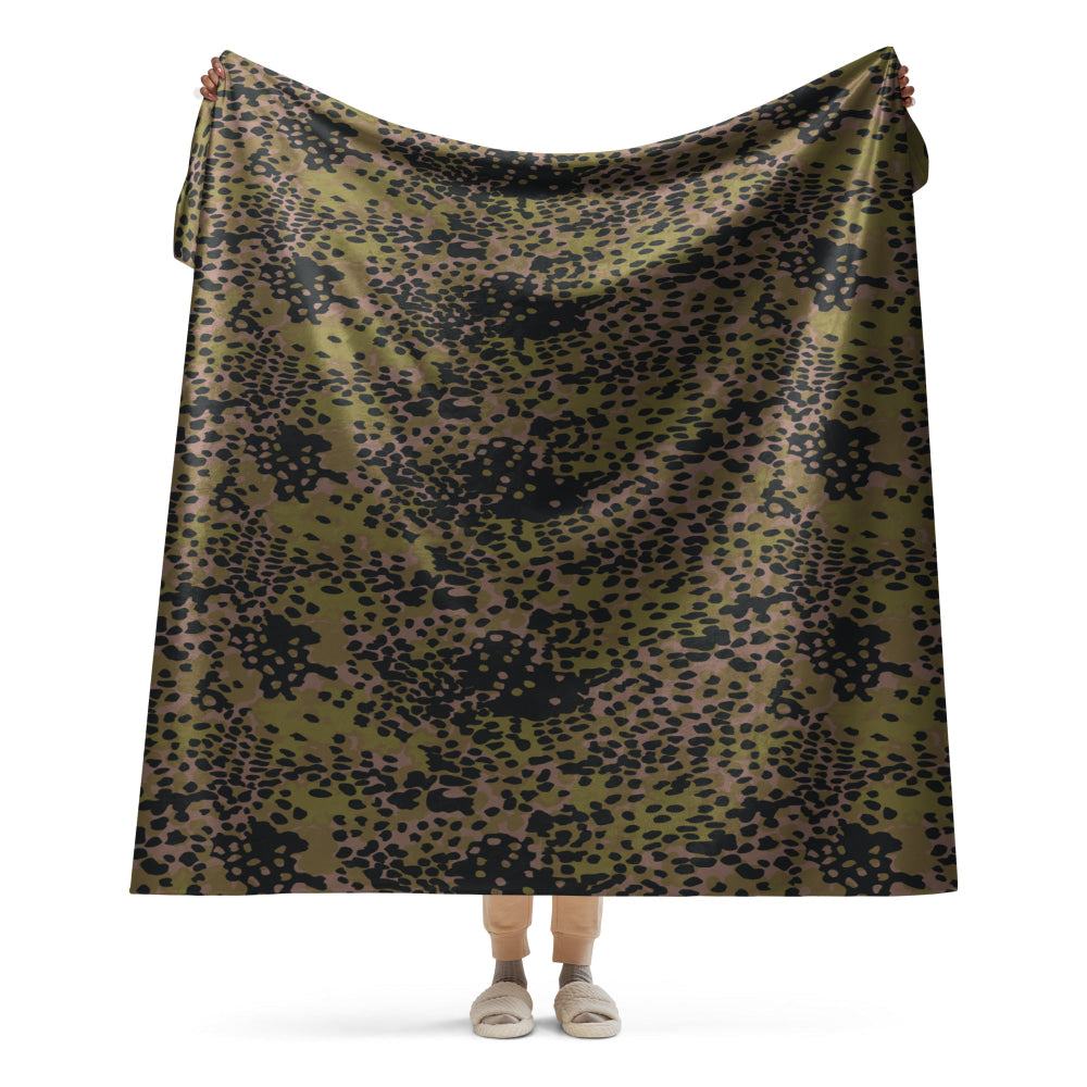 German WW2 Platanenmuster Plane Tree Summer CAMO Sherpa blanket - 60″×80″ - Blanket