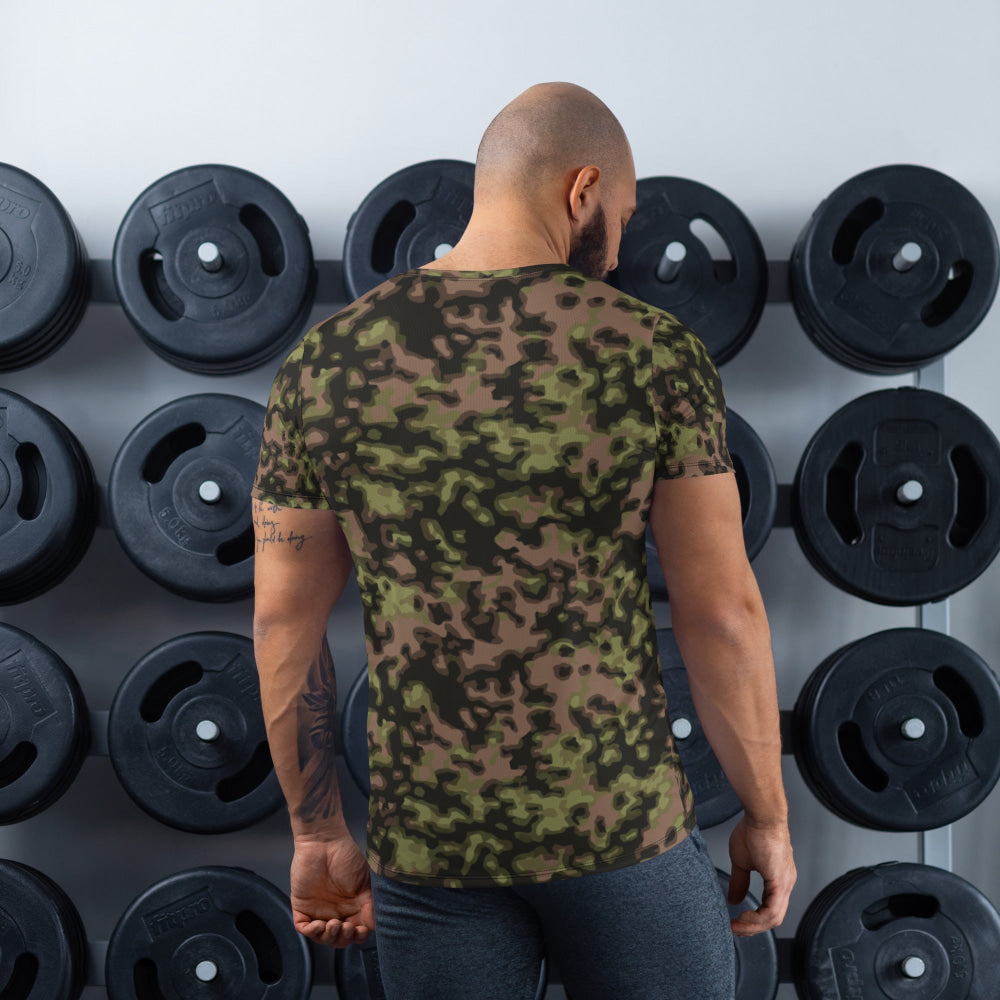 German WW2 Rauchtarnmuster Blurred Edge Spring CAMO Men’s Athletic T-shirt - Mens T-Shirt