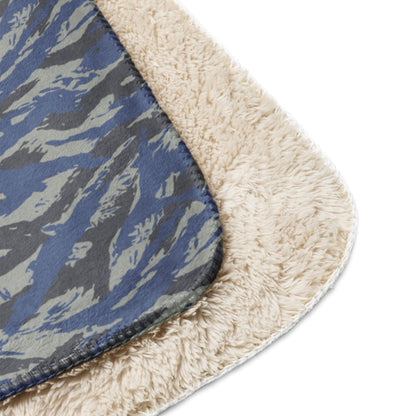 Greek Lizard Air Force CAMO Sherpa blanket - Blankets