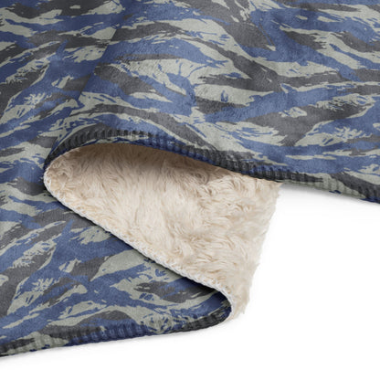 Greek Lizard Air Force CAMO Sherpa blanket - Blankets