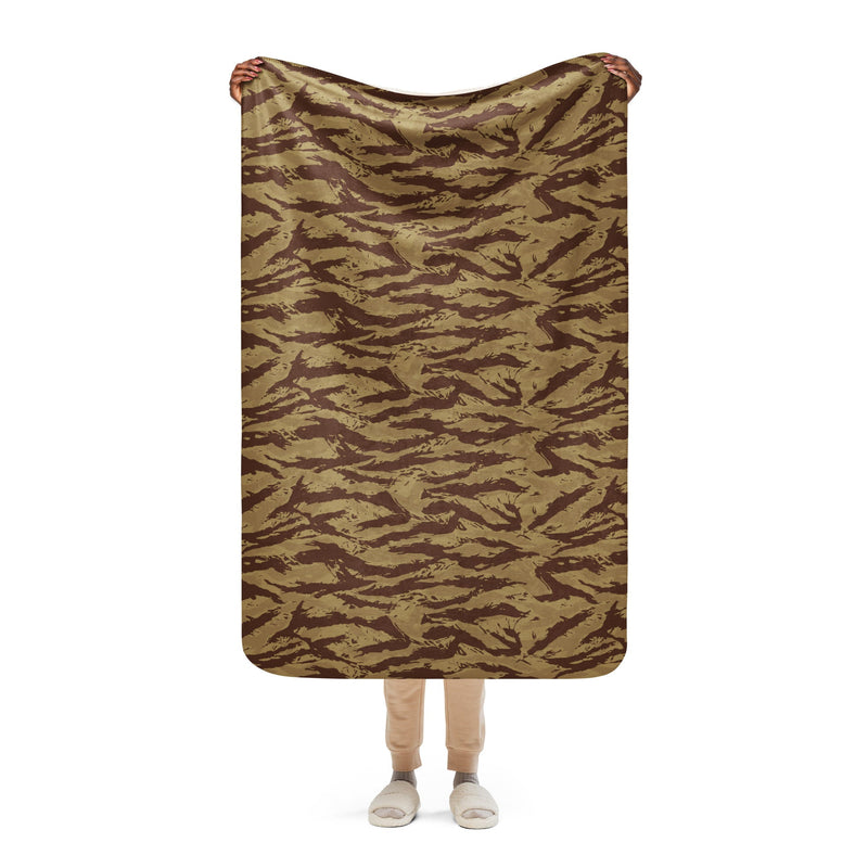 Lizard Greek Desert CAMO Sherpa Blanket - 37″×57″