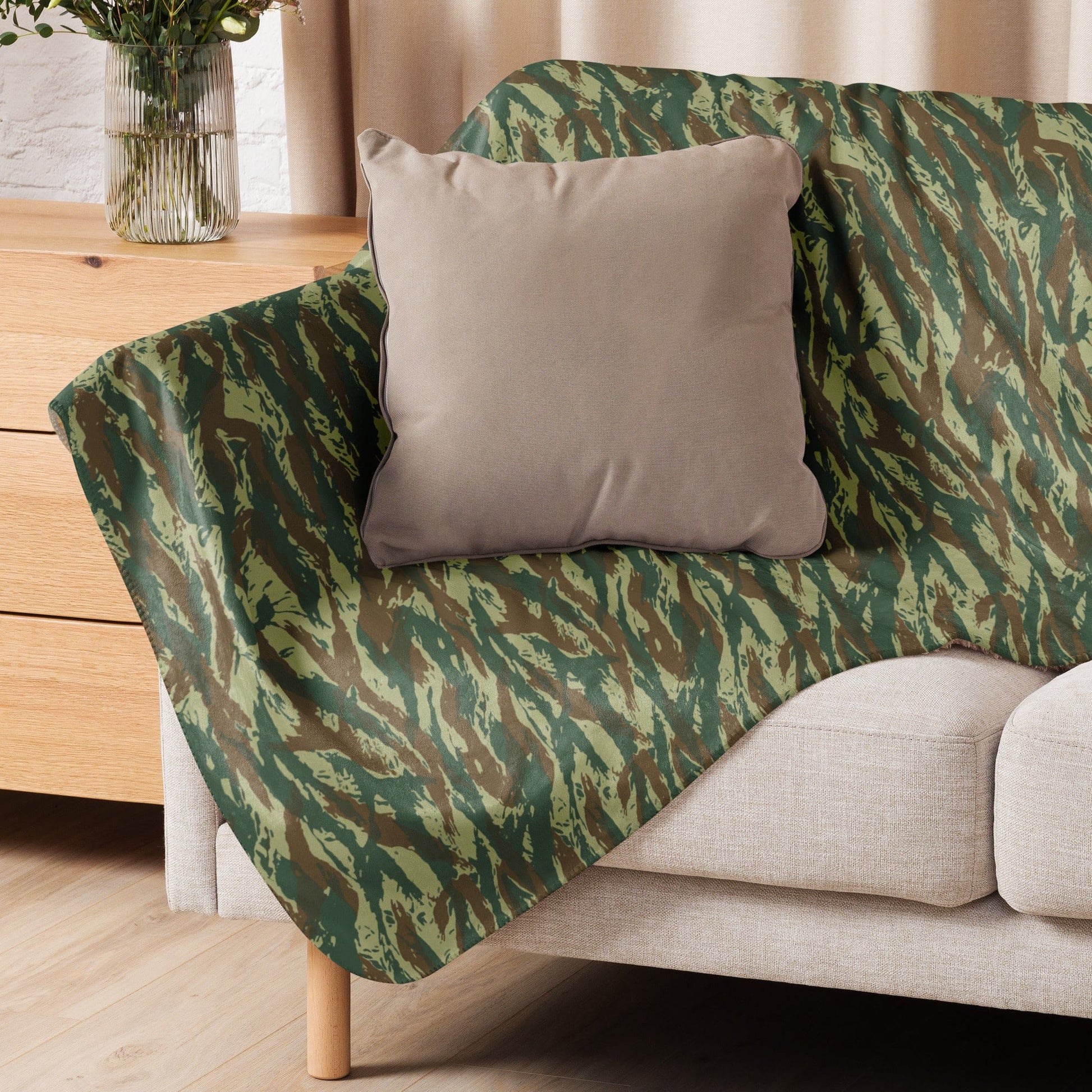 Greek Lizard CAMO Sherpa blanket - Blankets