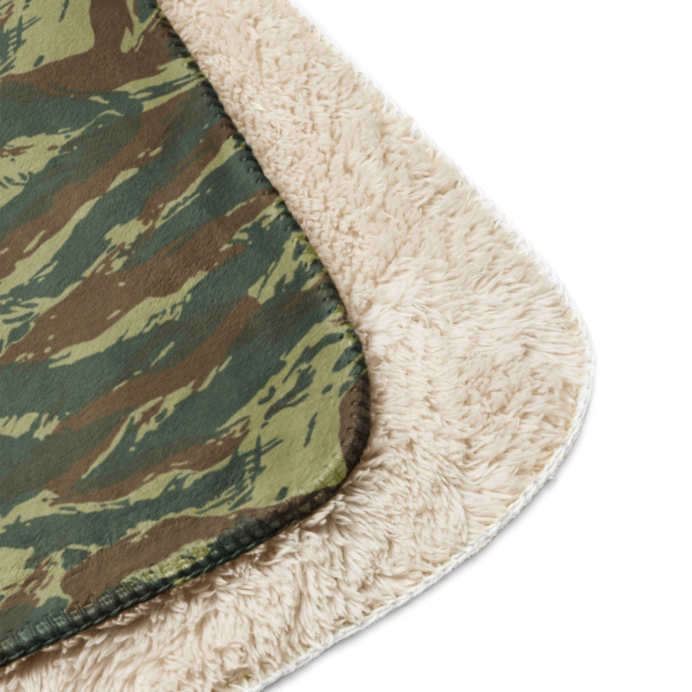 Greek Lizard CAMO Sherpa blanket - Blanket