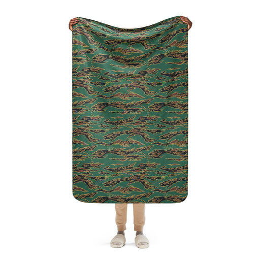 Tiger Stripe Guyana Jungle CAMO Sherpa Blanket - 37″×57″
