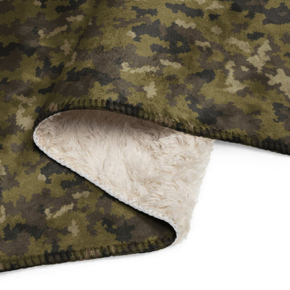 HexTarn Mountain CAMO Sherpa Blanket
