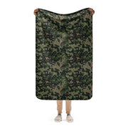 HexTarn Tropical CAMO Sherpa Blanket - 37″×57″