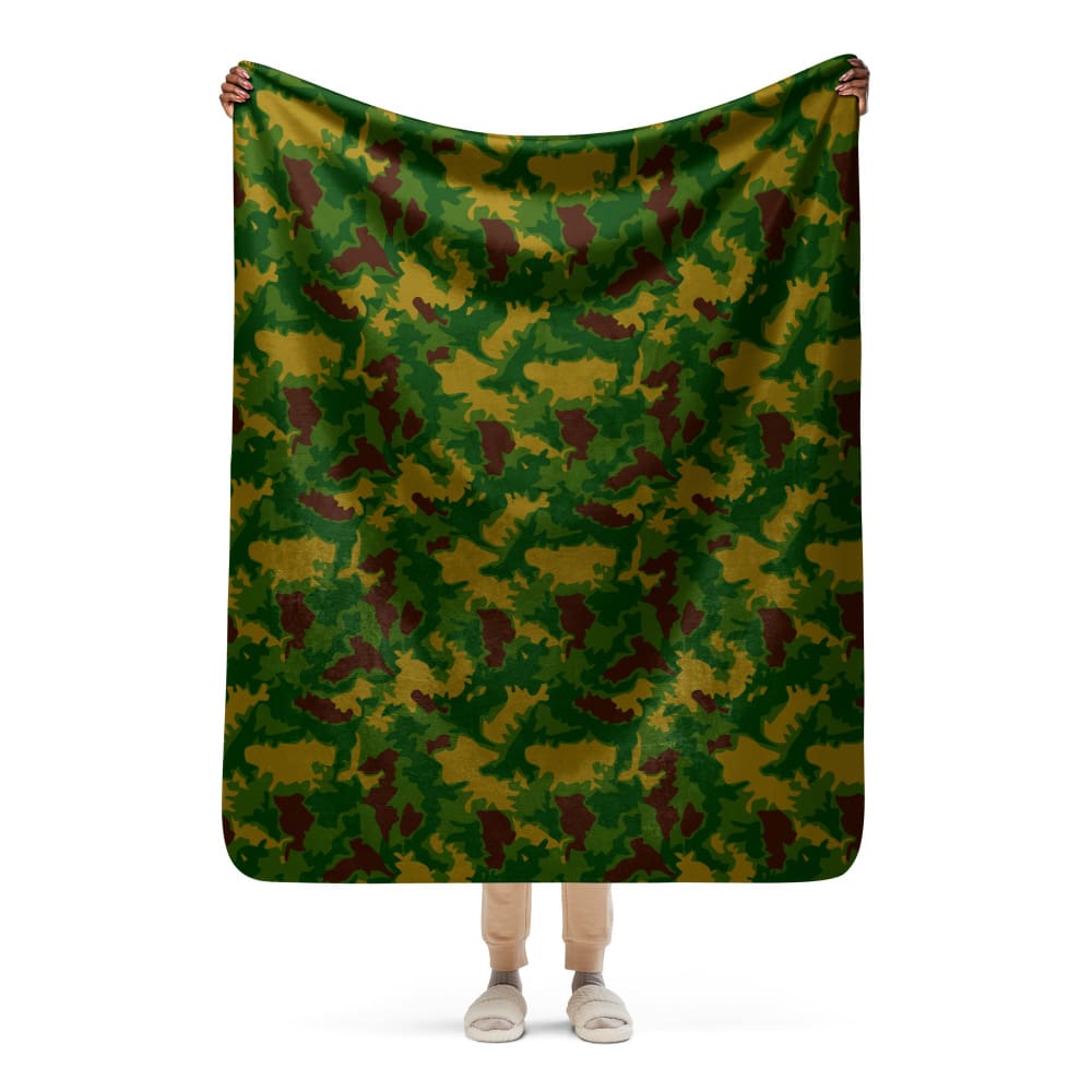 Hungarian 1967 Leaf CAMO Sherpa blanket - 50″×60″