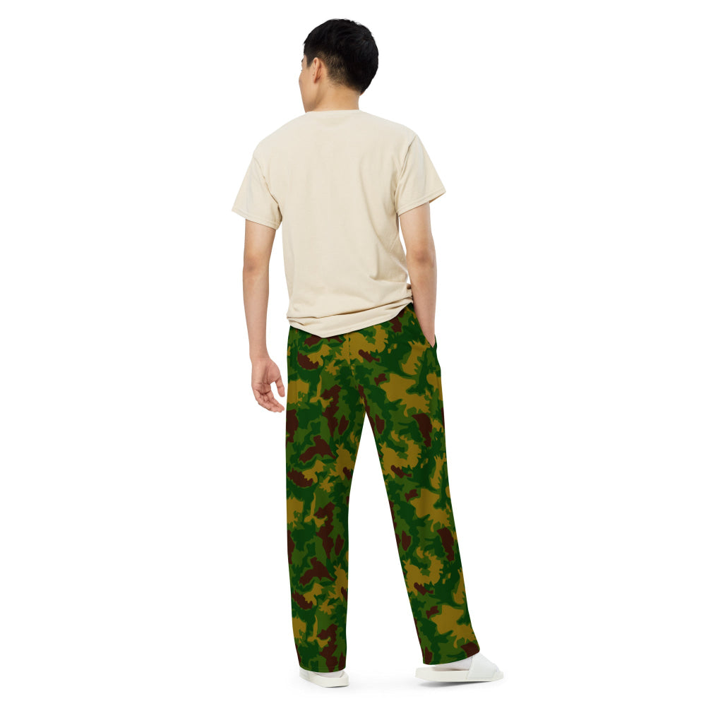 Hungarian 1967 Leaf CAMO unisex wide-leg pants - Unisex Wide-Leg Pants