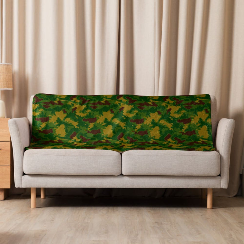 Leaf Hungarian Woodland CAMO Sherpa Blanket