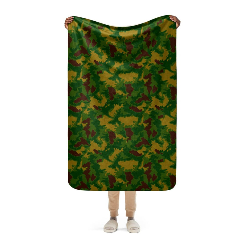Leaf Hungarian Woodland CAMO Sherpa Blanket