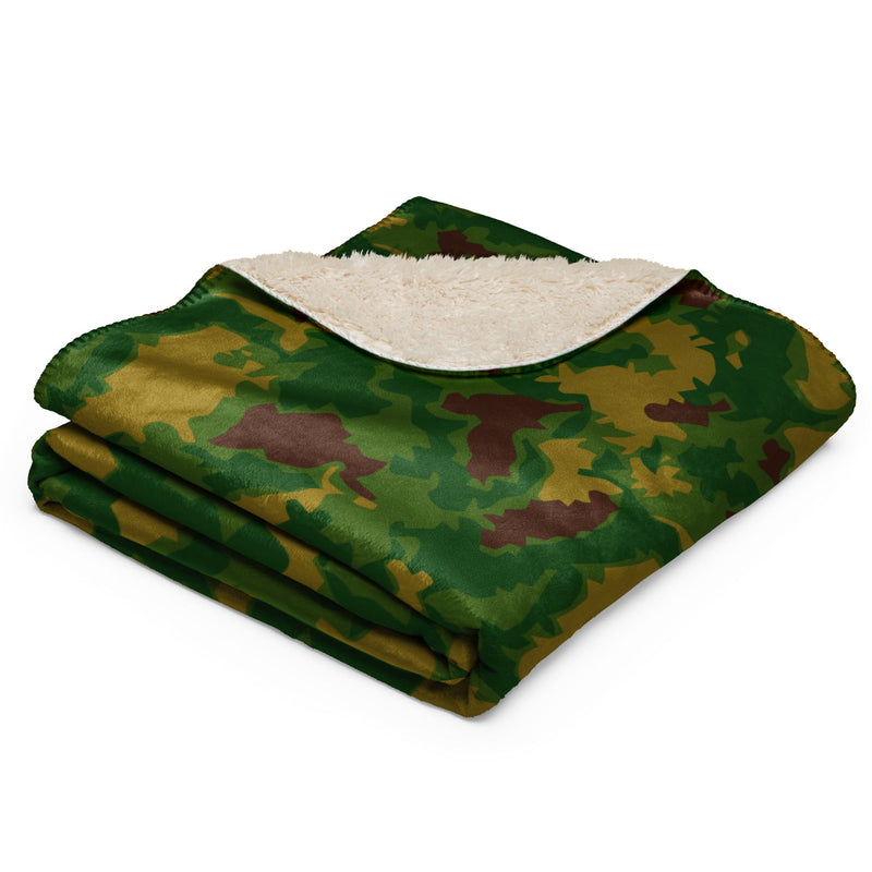 Leaf Hungarian Woodland CAMO Sherpa Blanket