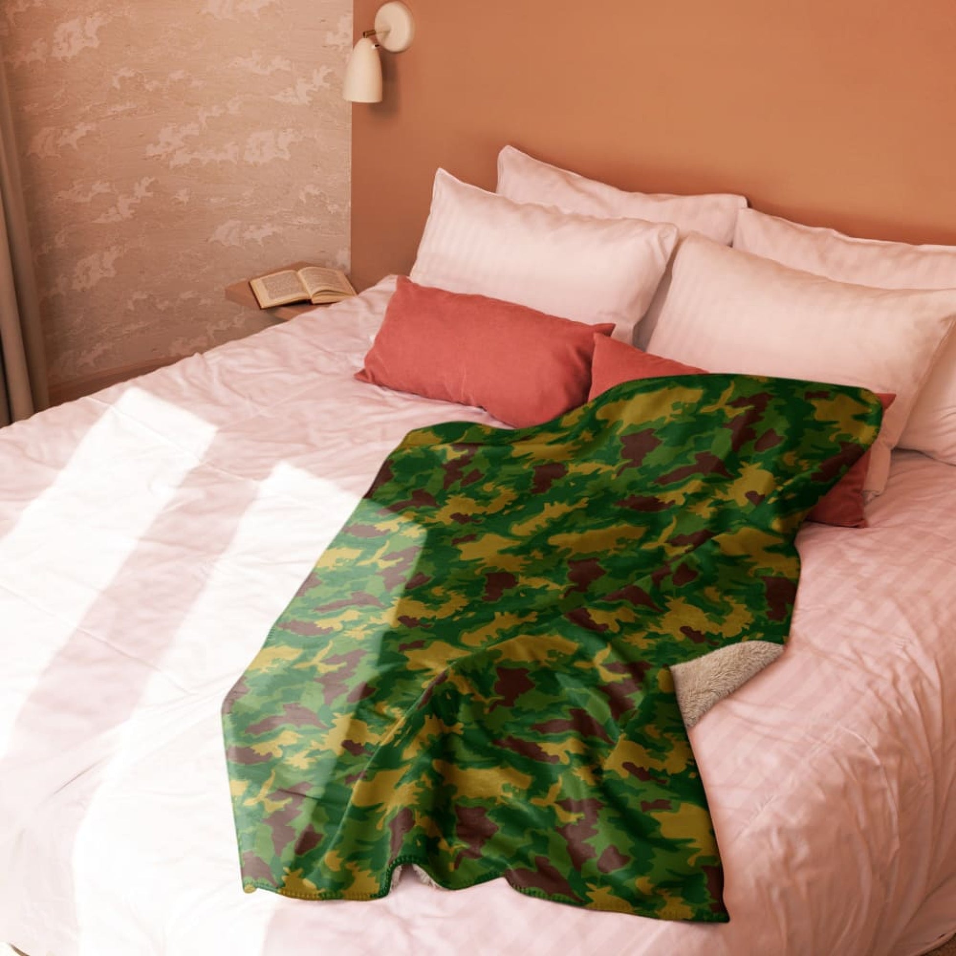 Hungarian Leaf CAMO Sherpa blanket - Blankets
