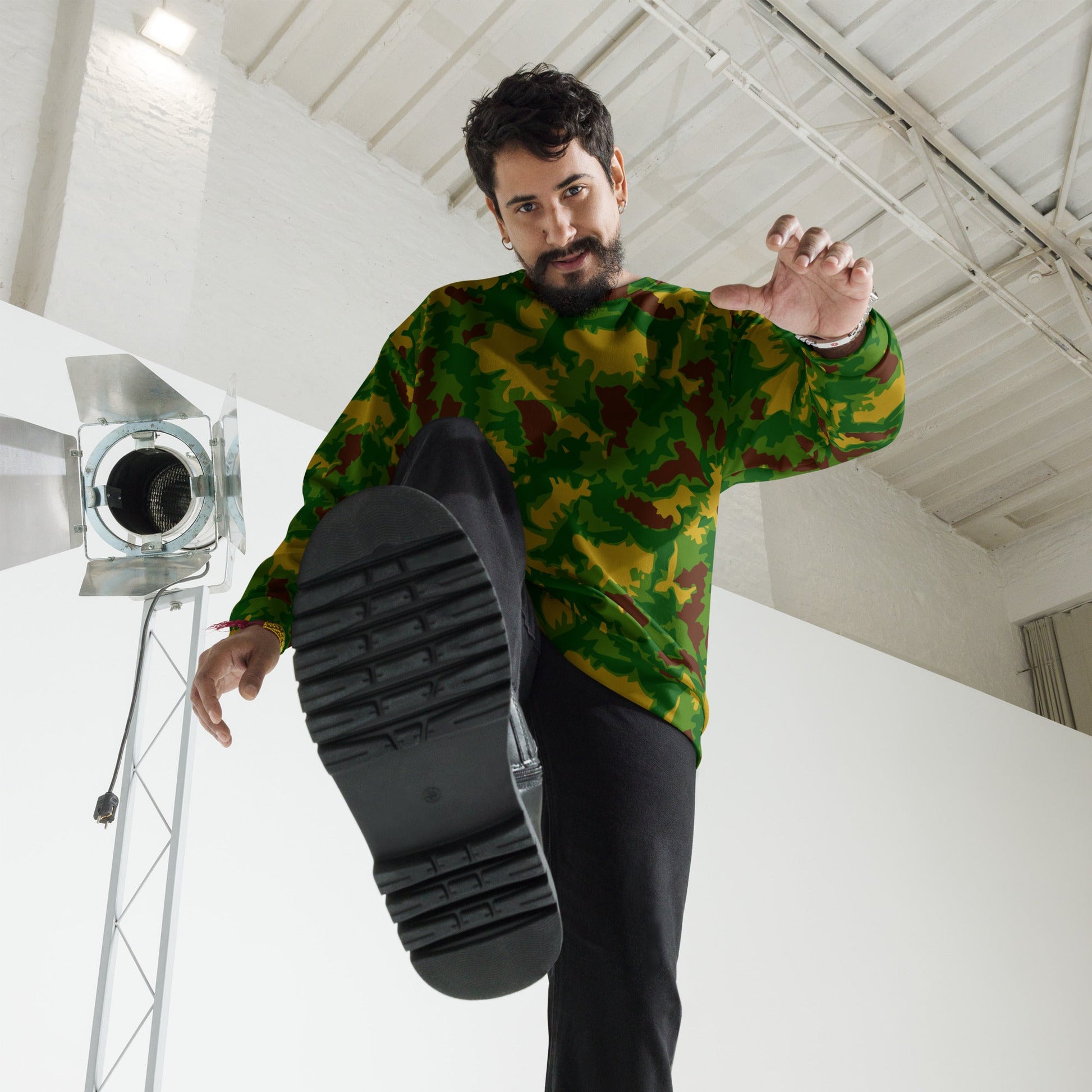 Hungarian Leaf CAMO Unisex Sweatshirt - Sweatshirts