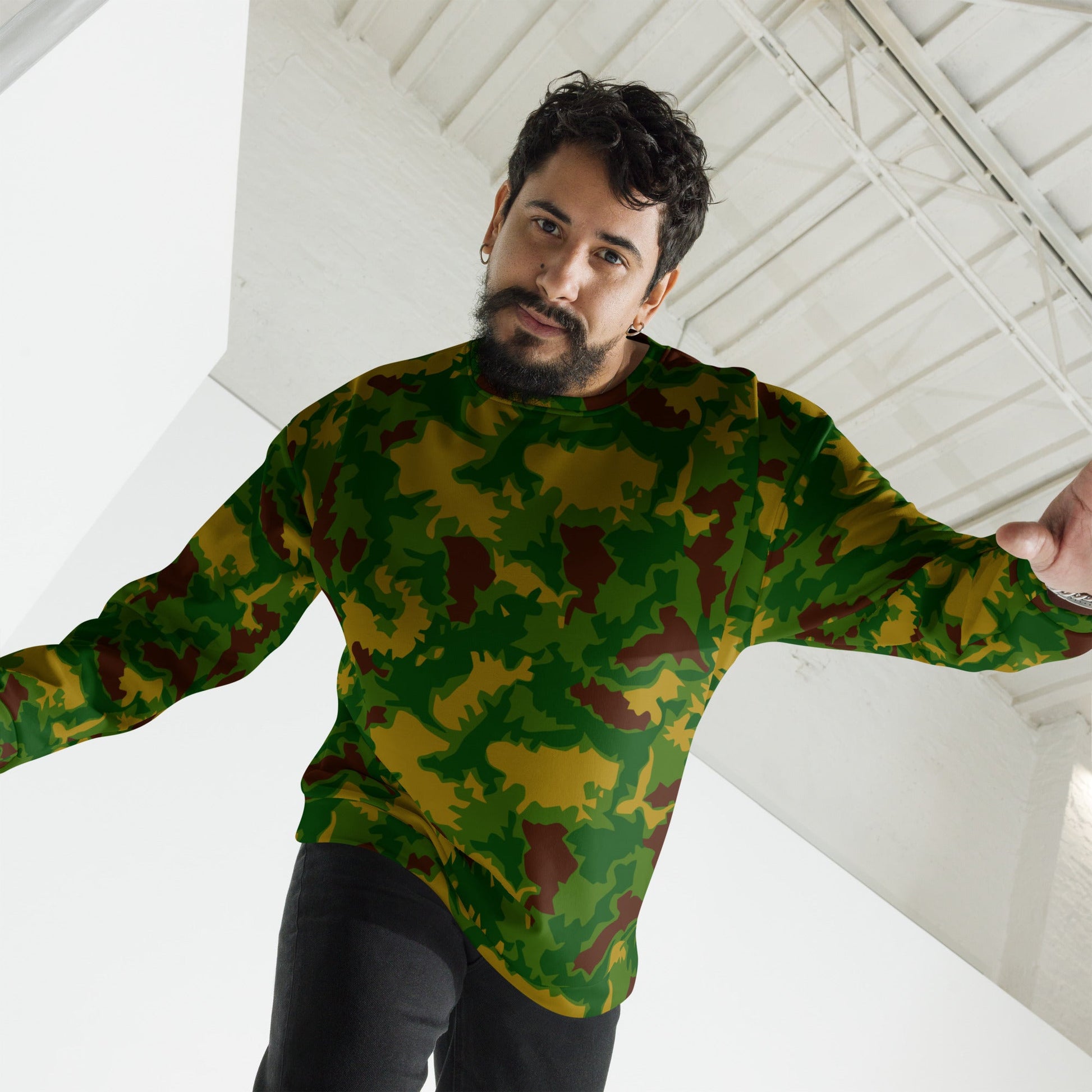 Hungarian Leaf CAMO Unisex Sweatshirt - Sweatshirts