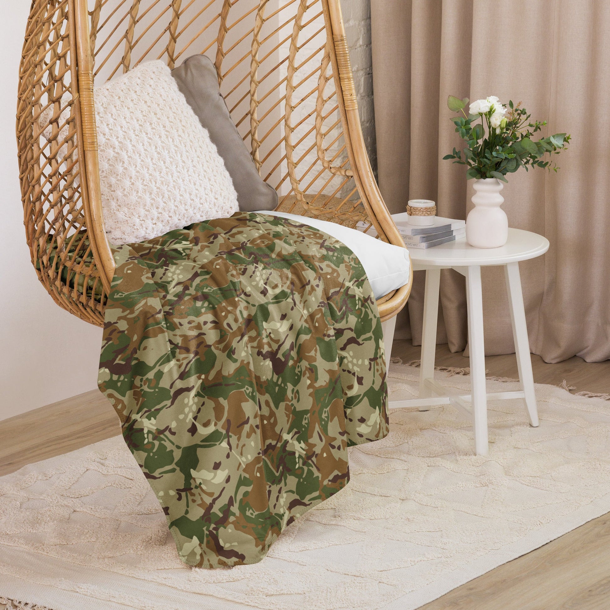 Hungarian Multi-terrain CAMO Sherpa Blanket