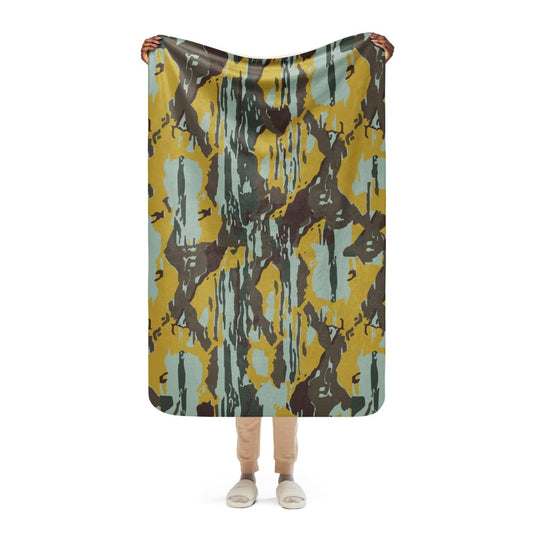Indonesian KOPASGAT 1983 CAMO Sherpa blanket - 37″×57″