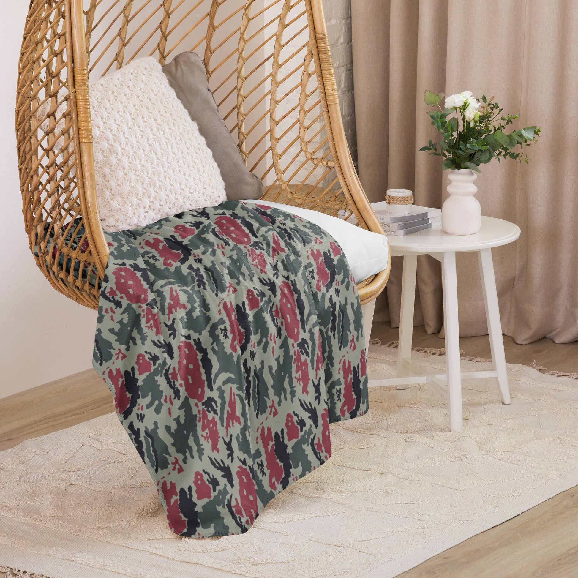 Iranian Island CAMO Sherpa Blanket