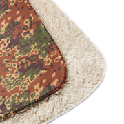 Oak Leaf Eichenlaubmuster Iraqi Arid CAMO Sherpa Blanket