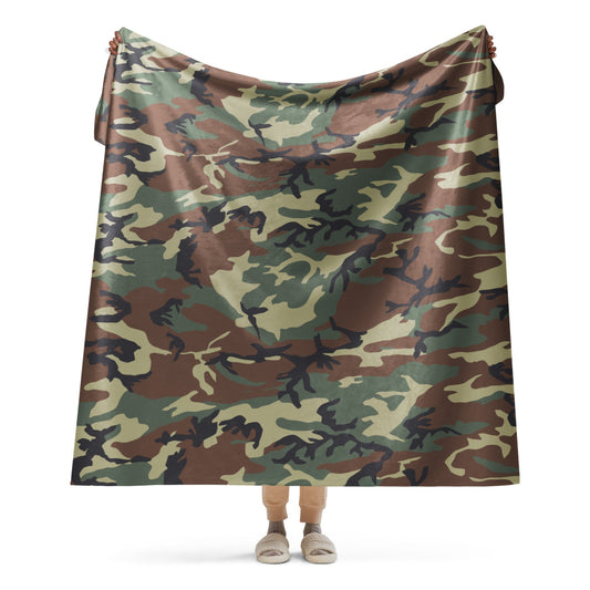 Italian Mimetico Roma 90 Woodland CAMO Sherpa blanket - 60″×80″