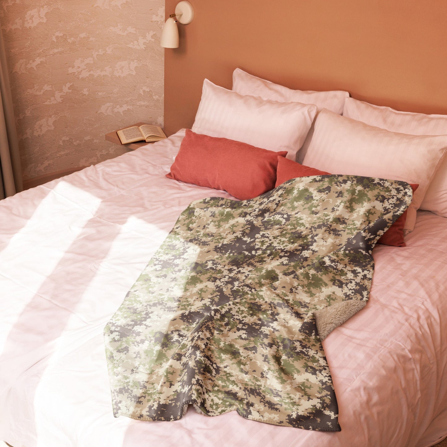Italian Mimetico Vegetata Multiland CAMO Sherpa blanket - Blankets